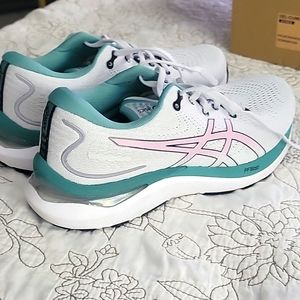 Asics Gel-Cumulus 24 size 8